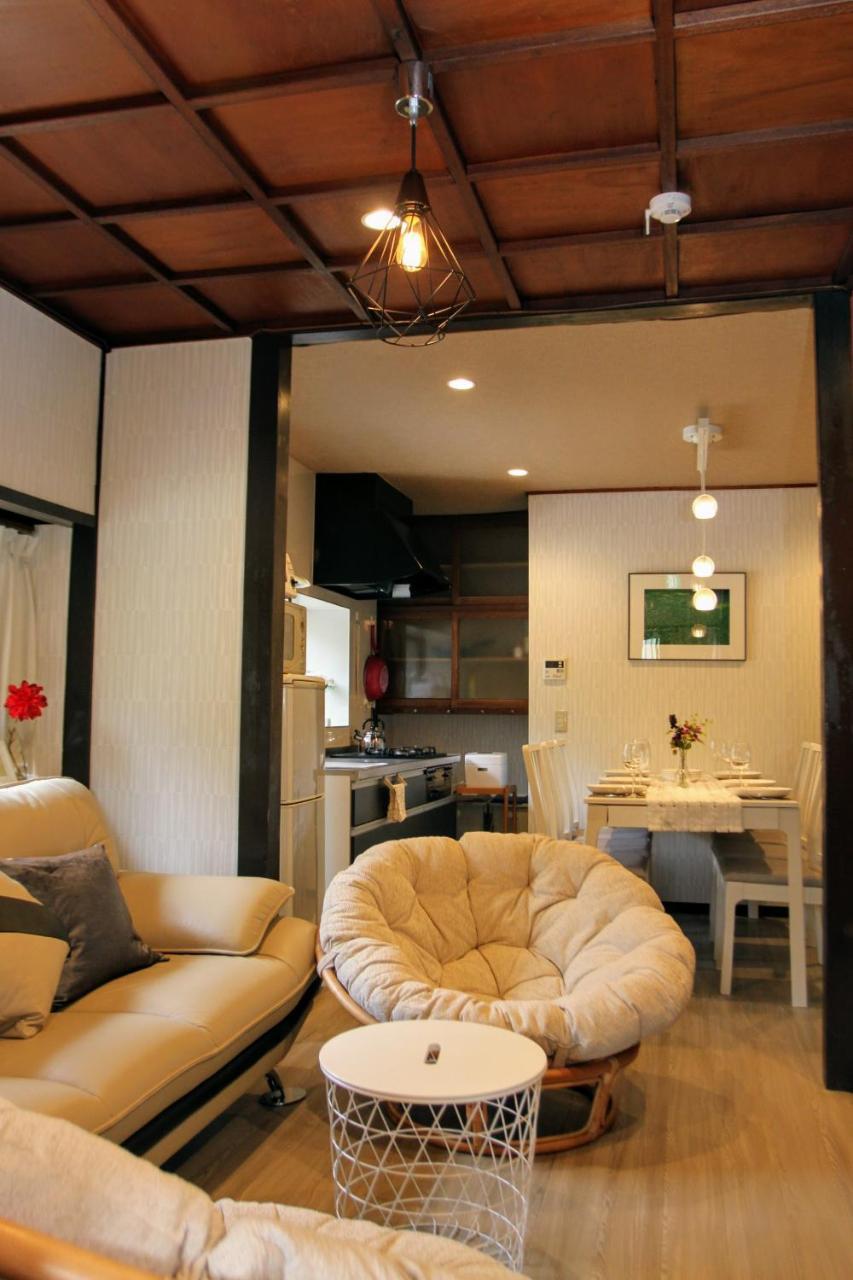 Family House Apartment Осака Екстериор снимка